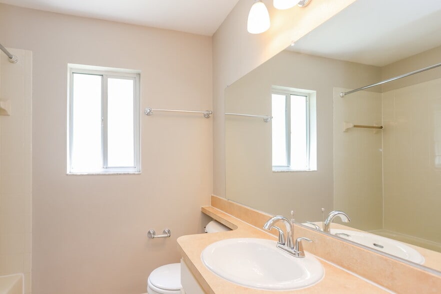 Building Photo - 1408 Windjammer Pl