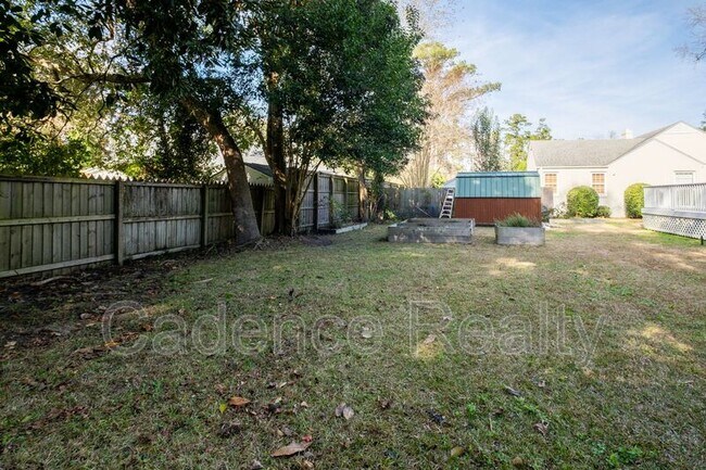 Building Photo - 308 Wayne Dr