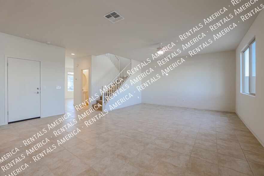 Building Photo - 5625 N 87th Dr