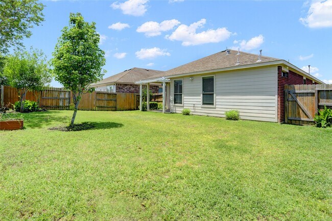 Building Photo - 1011 Larkfield Dr