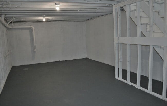 Building Photo - 115 Gleason St