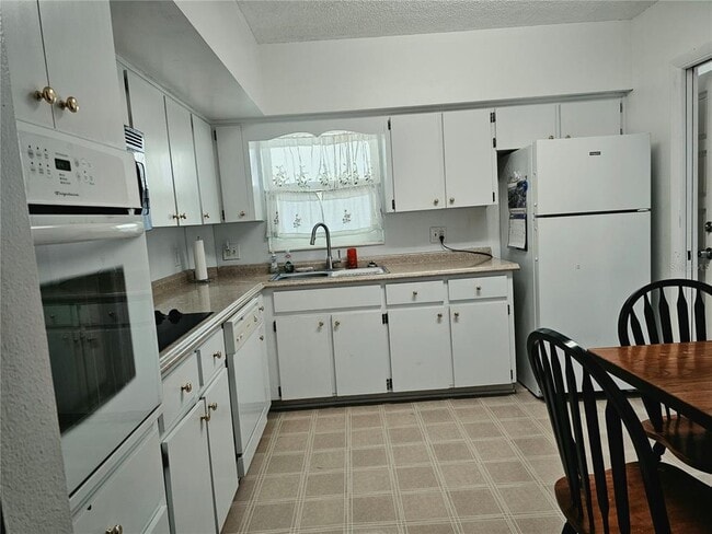 Building Photo - 2292 Costa Rican Dr