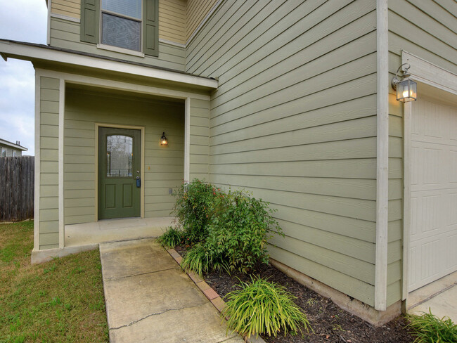 Building Photo - Inviting two story home in Berdoll Farms.