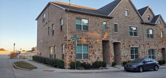 Building Photo - 4428 Dexter Ln