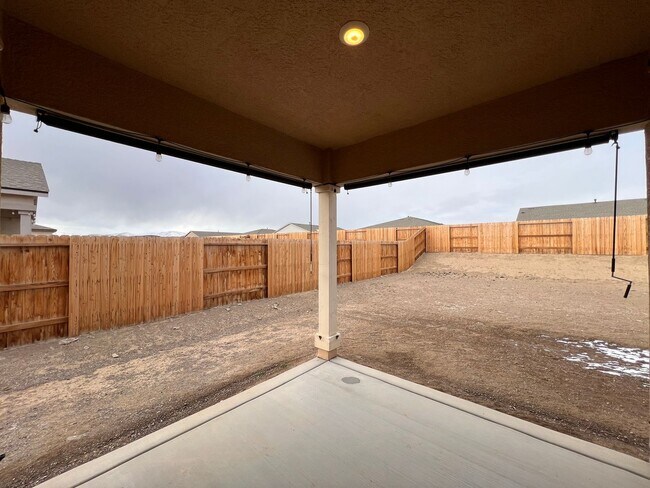 Building Photo - Beautiful newer, 4 Bedroom 2 Bath Home in Fernley