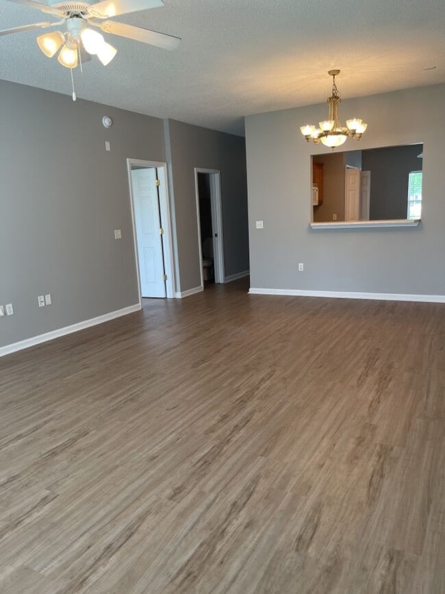 Building Photo - 23 Stonelake Cir