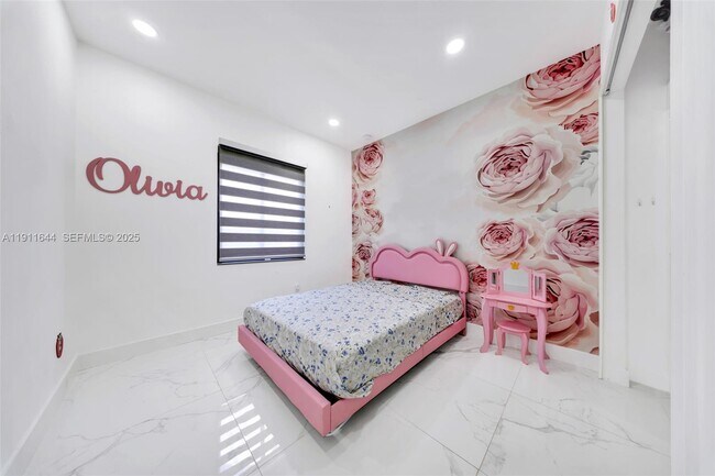 Building Photo - 1550 SW 89th Ct