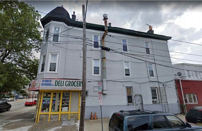 Building Photo - 3657 KENNEDY Blvd