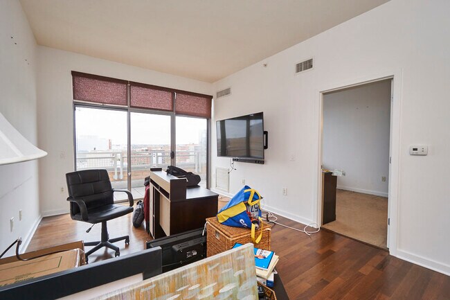 Building Photo - 475 K St NW