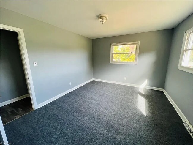 Building Photo - 514 Merritt Dr