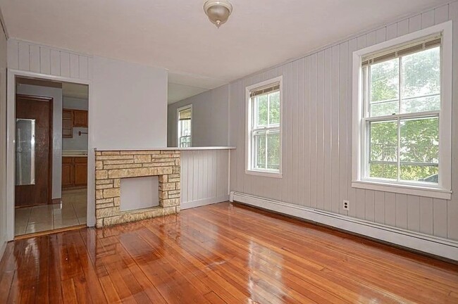Primary Photo - 38 Water St