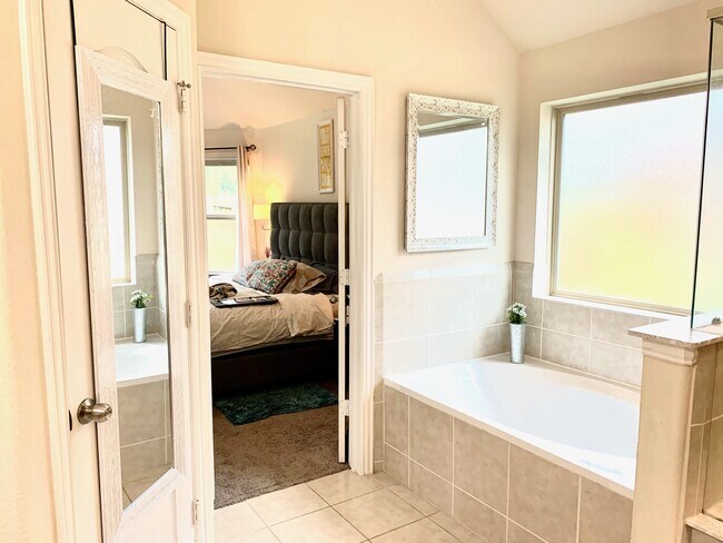 Building Photo - 21445 Lambeth Ridge Ln