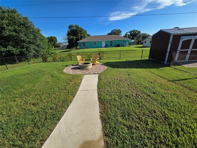 Building Photo - 7182 SW Bird Rd