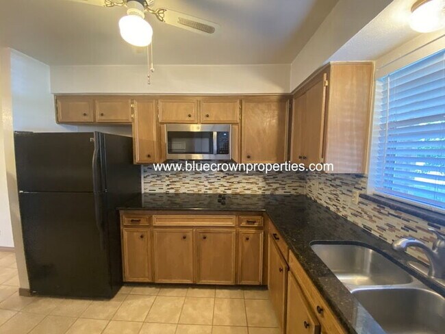 Building Photo - 1237 Mill Valley Dr