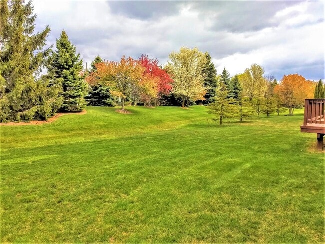 Building Photo - 45866 Fountain View Dr