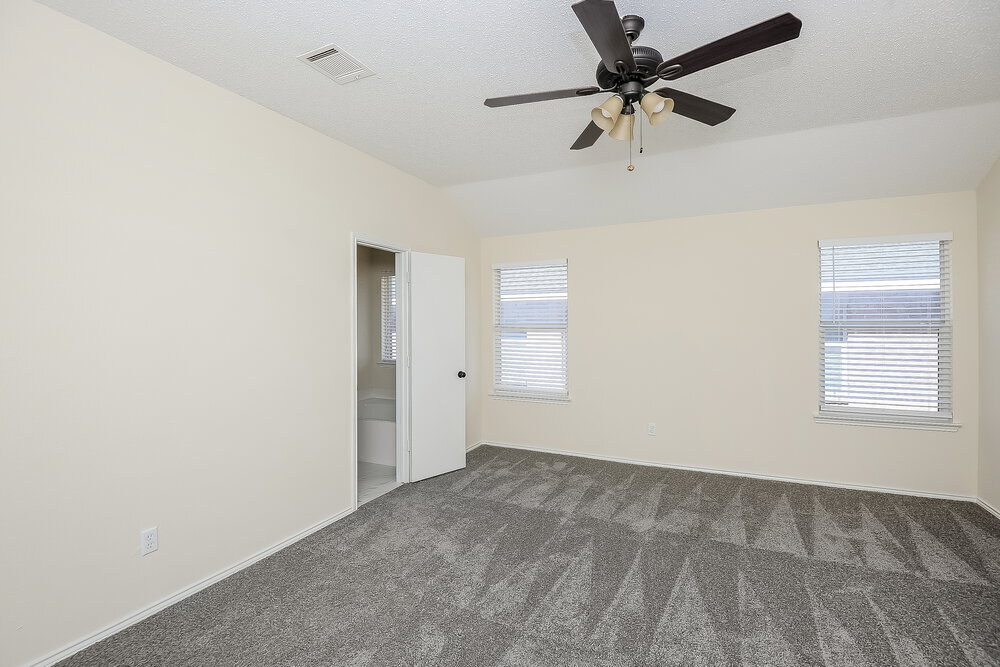 Building Photo - 720 Duke Dr