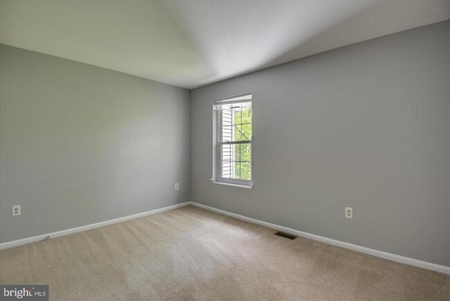 Building Photo - 678 Newbridge Ct