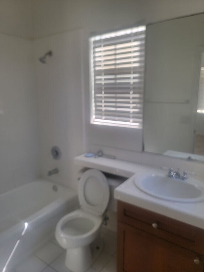 Building Photo - BEAUTIFUL 4 bed/4.0 Bath in the desirable community of Aliso Viejo