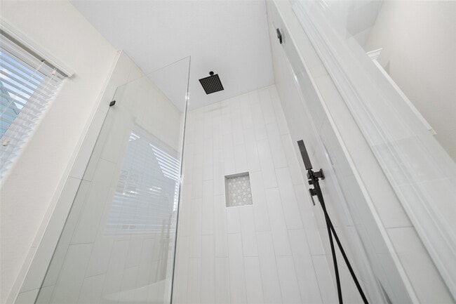 Building Photo - 1411 Bayou St