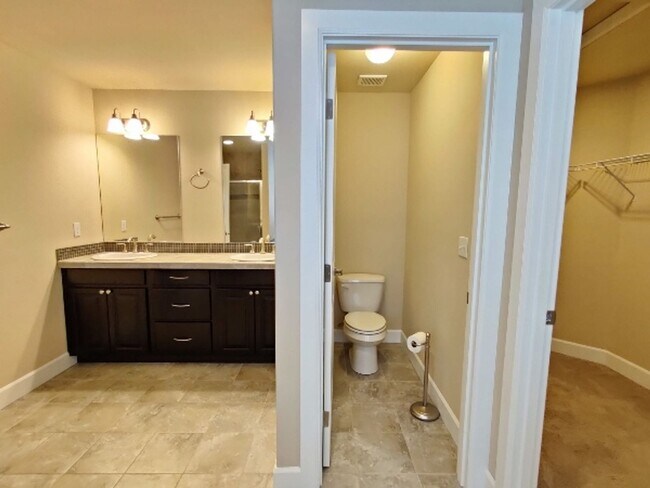 Building Photo - Beautiful Tumwater Home - 4 BD+DEN+BONUS RM