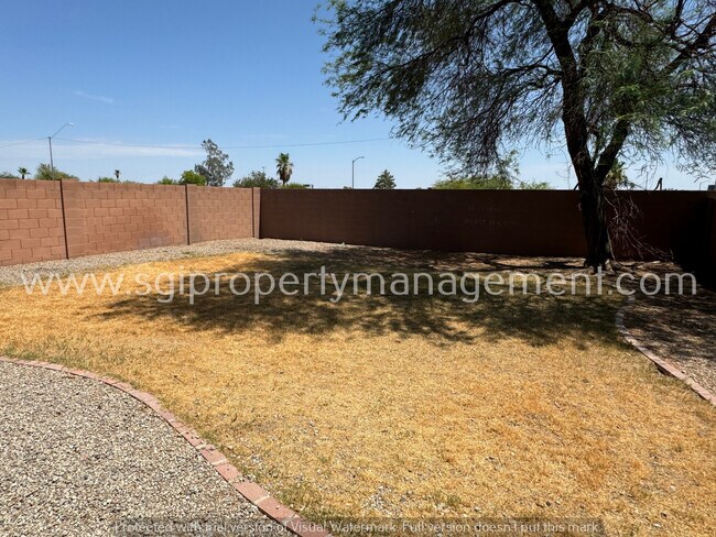 Building Photo - 3 Bedroom El Mirage home