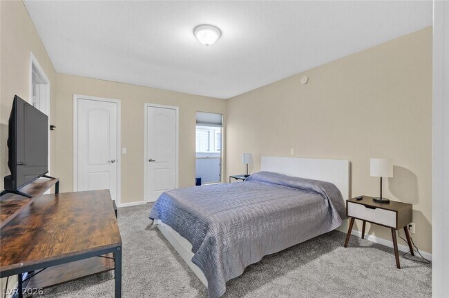 Building Photo - 668 Oakmont Ave