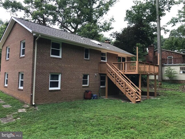Building Photo - 113 Kingsley Rd SW