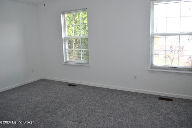 Building Photo - 4118 Hickoryview Dr