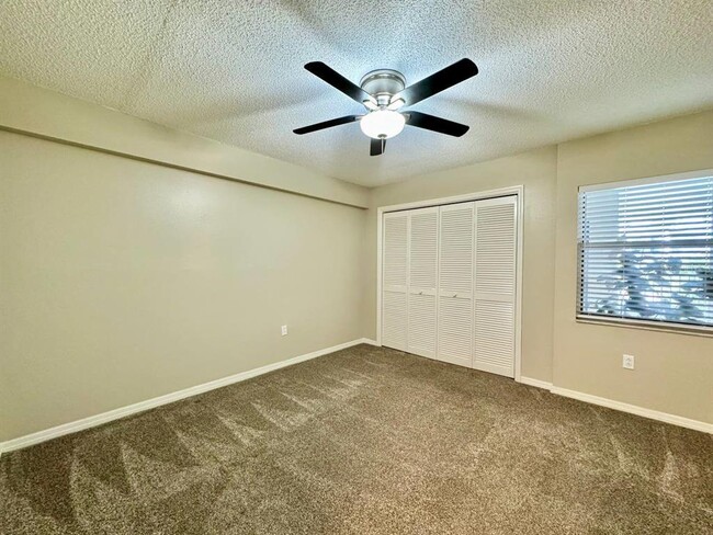 Building Photo - 5537 Sea Forest Dr