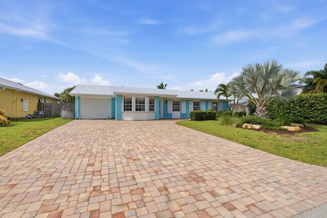 Building Photo - 1603 SW Seagull Way