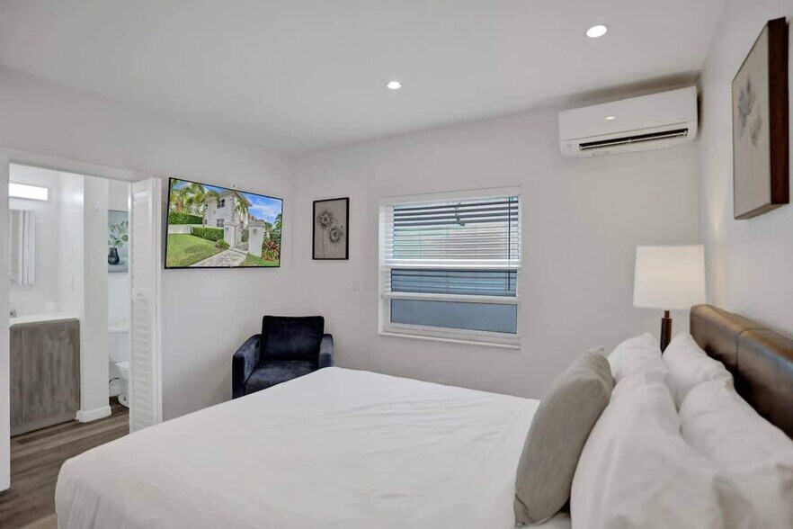 Building Photo - 37 Hendricks Isle