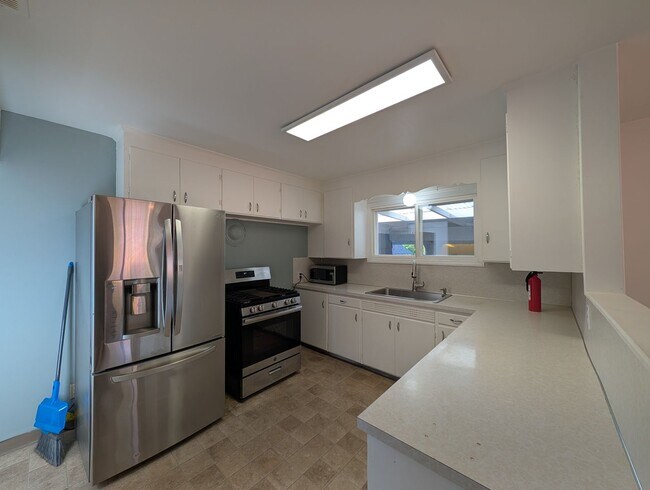 Building Photo - 5bd/2ba Burien Home
