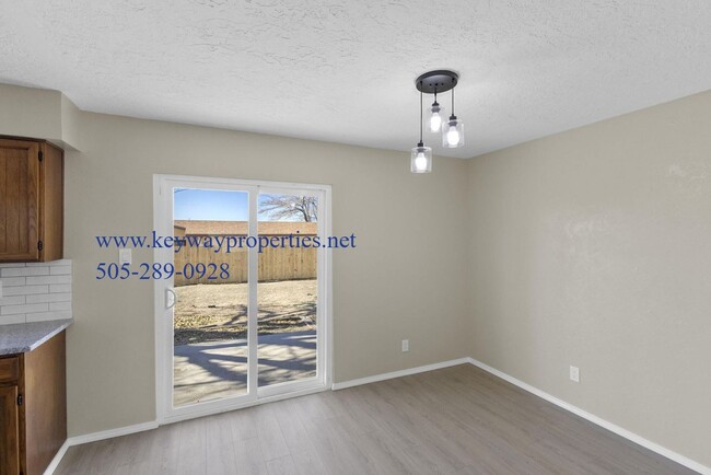 Building Photo - Remodeled 3 bed 2 bath corner house!