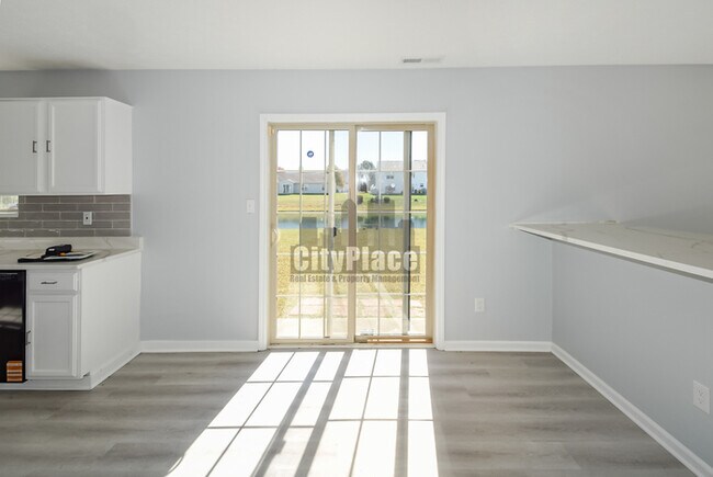 Building Photo - 6677 W Longview Dr