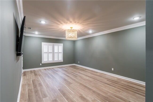 Building Photo - 656 Falls Church Rd
