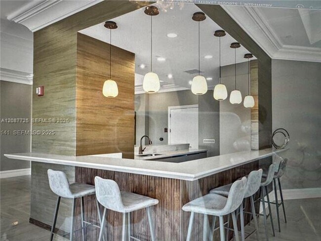 Building Photo - 16500 Collins Ave