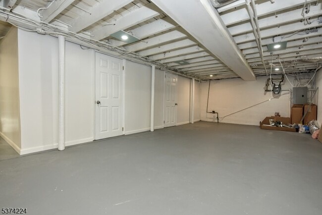 Building Photo - 25 Minerva Ave