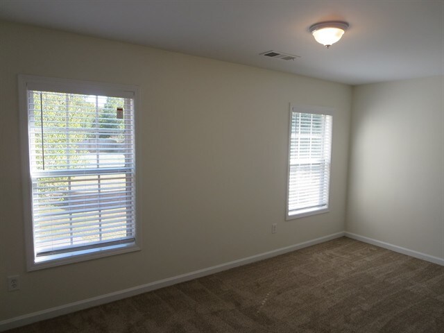 Building Photo - 811 Buffington Way