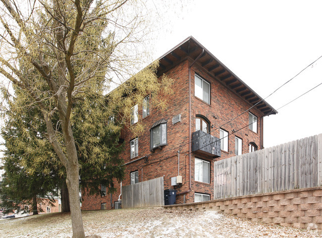Building Photo - The Chalet