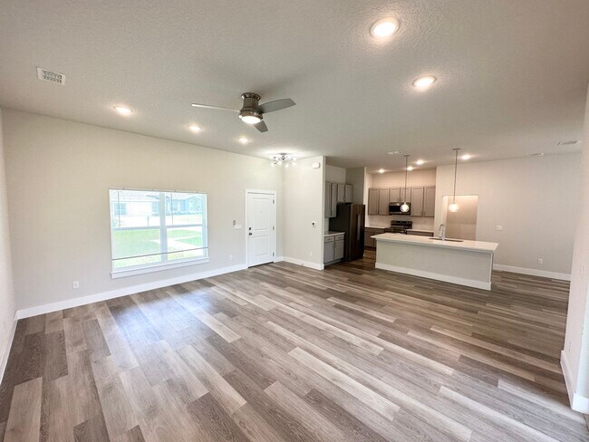 Building Photo - 6 Slate Wood Ct