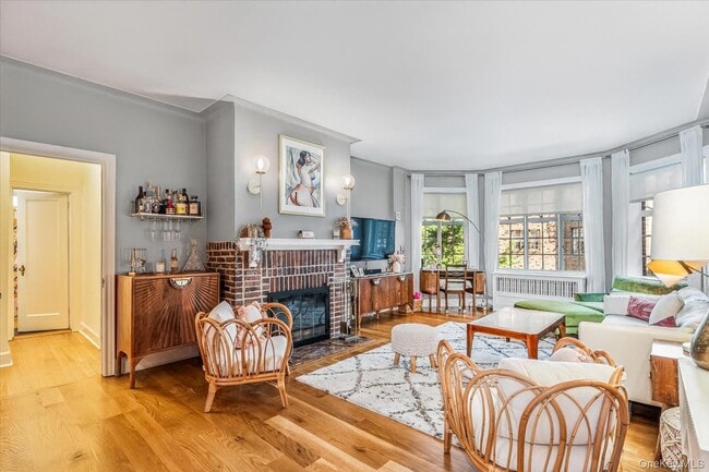 Building Photo - 38-30 Douglaston Pkwy