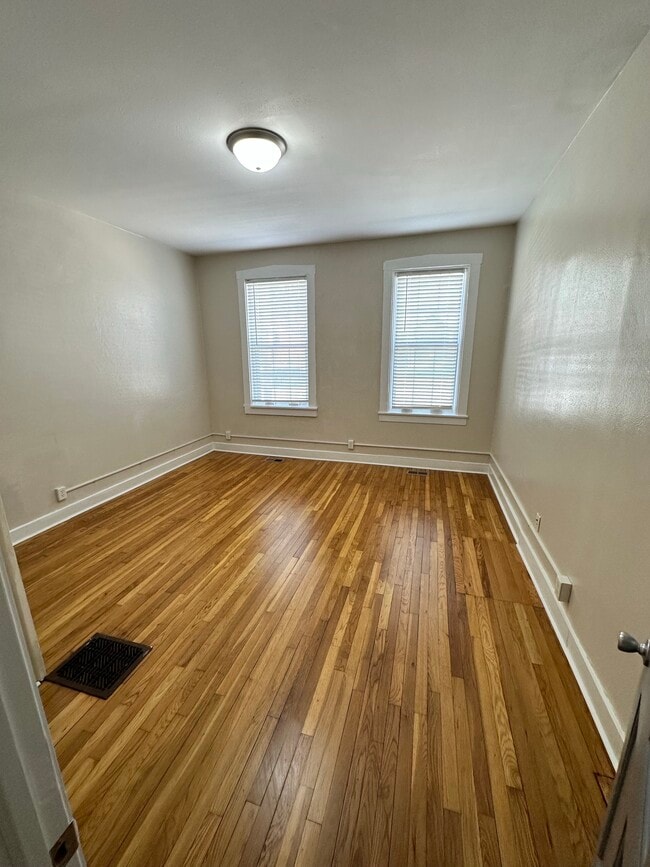 Building Photo - 1635 White St