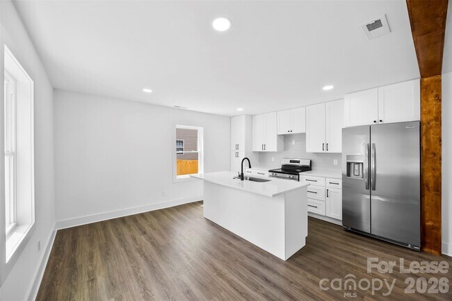 Building Photo - 2942 Reid Ave