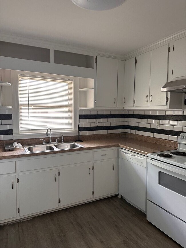 Building Photo - RENTAL HOME 3BD/2BTH