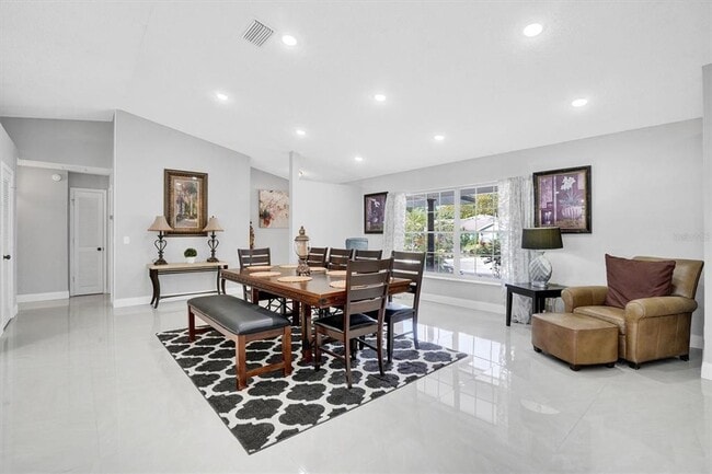 Building Photo - 216 N Griffin Dr