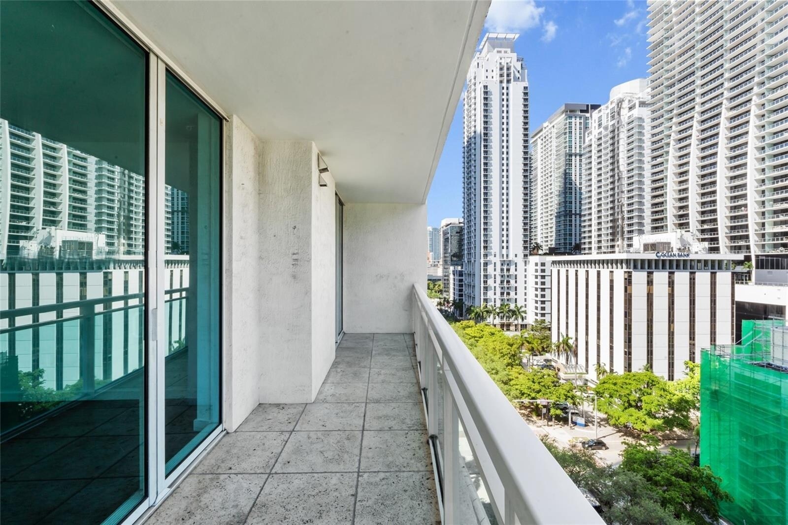 Building Photo - 951 Brickell Ave