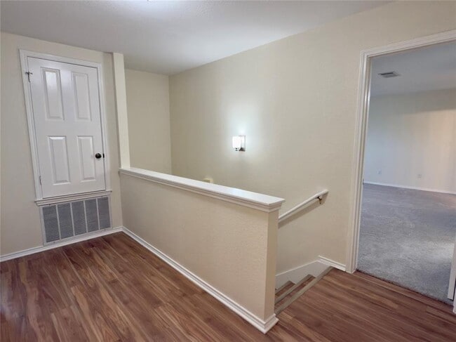 Building Photo - 1206 Devil Ridge