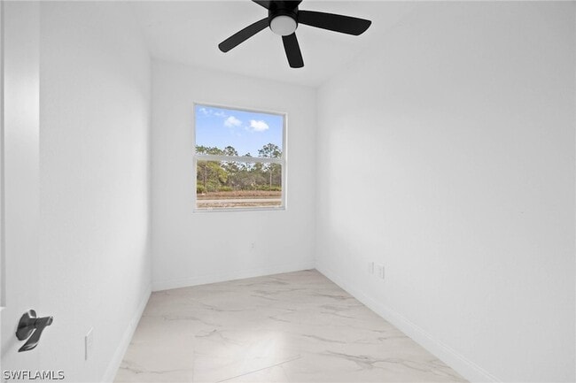 Building Photo - 1923 Sunniland Blvd