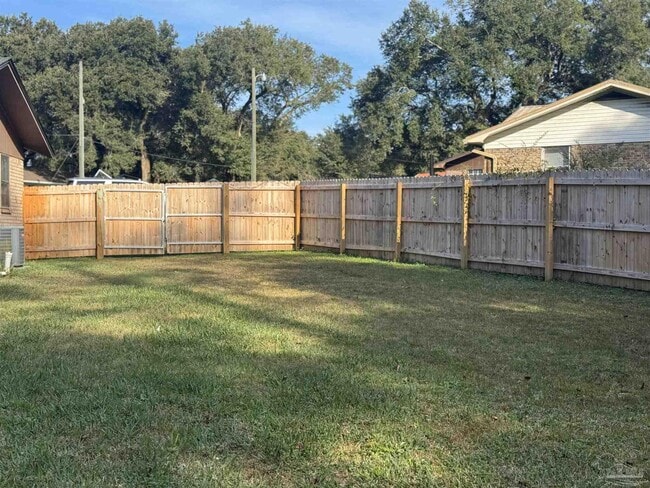 Building Photo - 1859 Nestle Dr