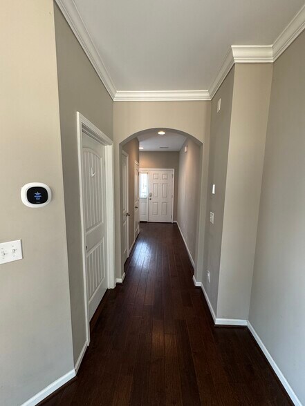 Building Photo - 440 Colony Lakes Dr